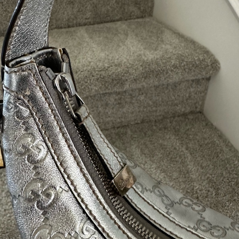 Gucci Silver Monogram Shoulder Bag - Picture 4 of 12